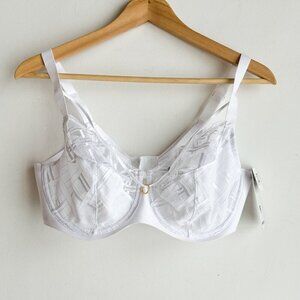 Chantelle white Lace Underwire Sexy Bra 36D